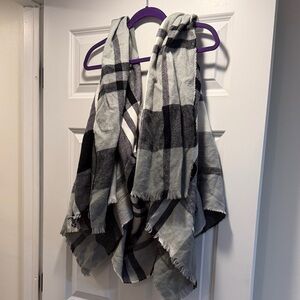 Cozy Plaid Shawl Scarf in Black and Gray